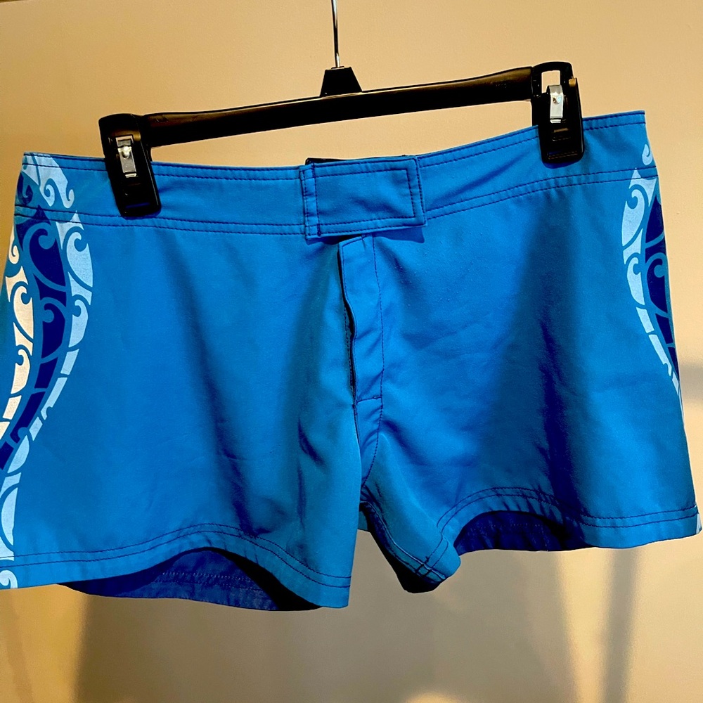 Crazy shirts/authentic Hawaiian swimming trunks for women